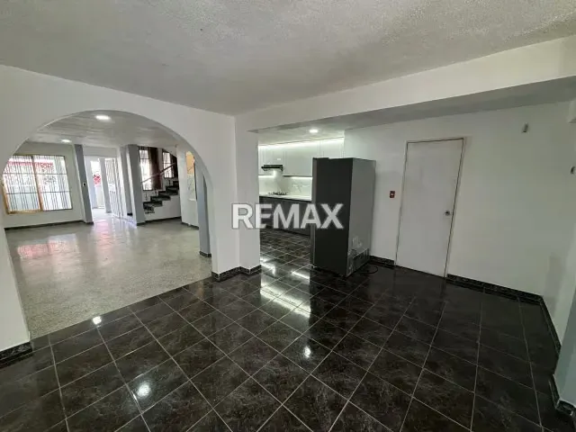 Casa Quinta en Venta en Cagua: Sector El Toco, Urbanización Ciudad Jardín 3era Etapa. - 2