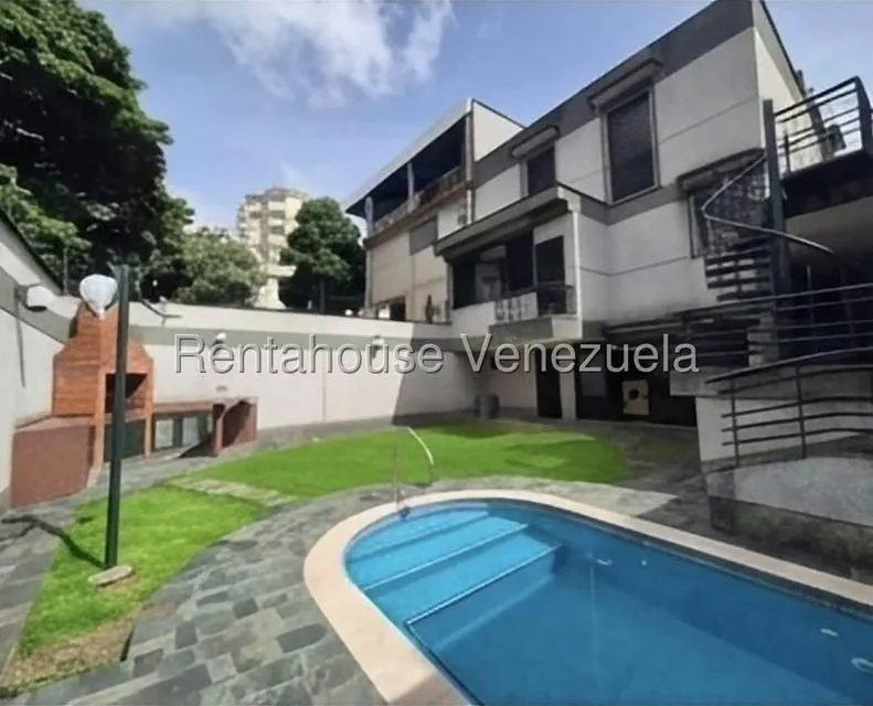 Casa (Multipes Niveles) en Venta en San Bernardino, Distrito Metropolitano - 2