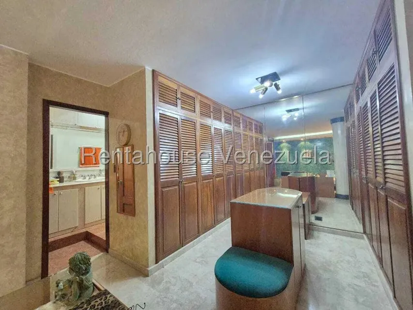 Casa (Multipes Niveles) en Venta en San Bernardino, Distrito Metropolitano - 32