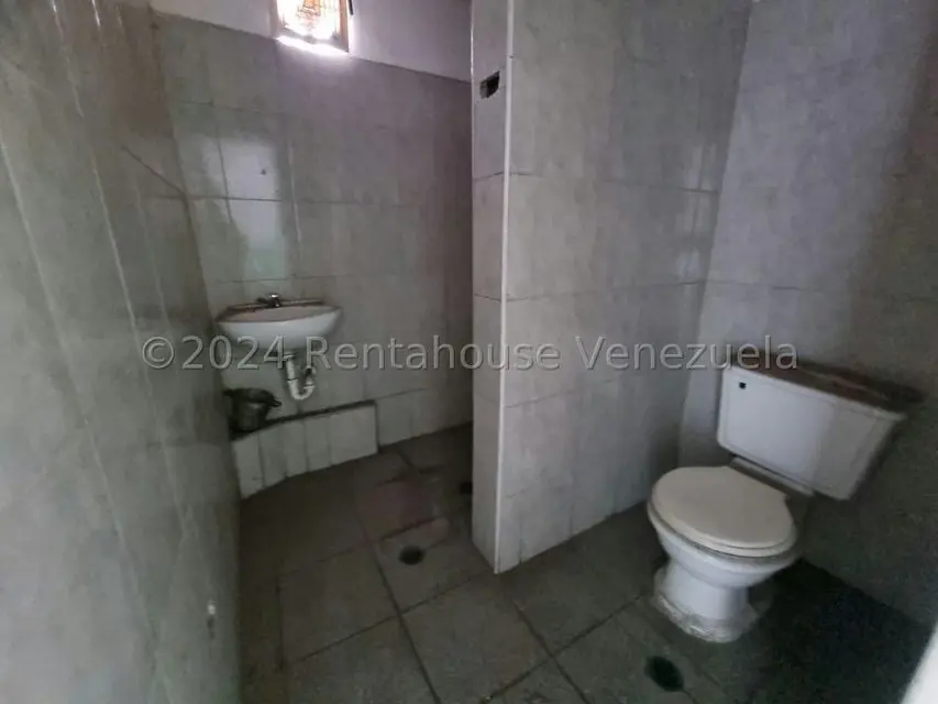 Terreno (Comercial) en Venta en Parroquia Catedral, Lara - 28