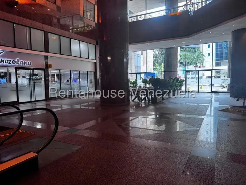 Local Comercial en Alquiler en El Rosal, Distrito Metropolitano - 23