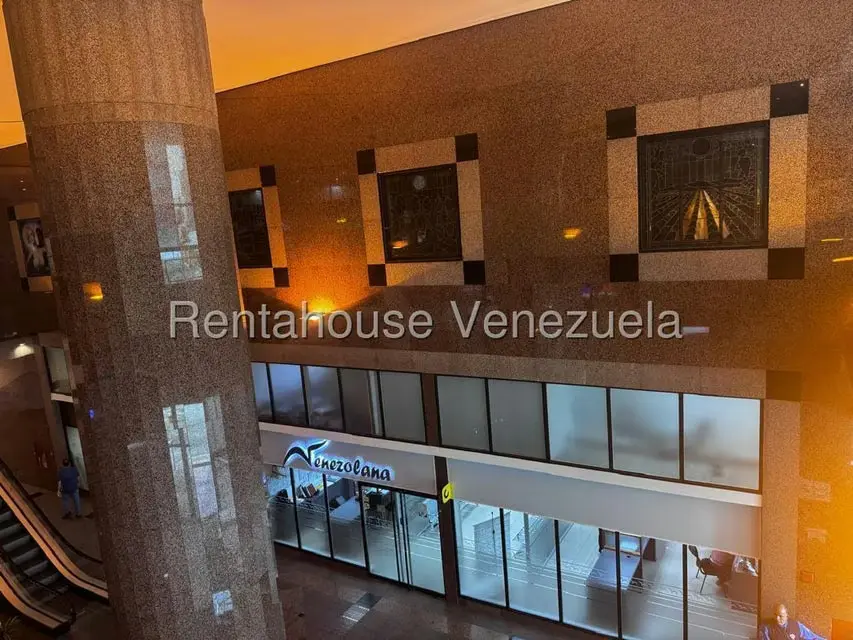 Local Comercial en Alquiler en El Rosal, Distrito Metropolitano - 25