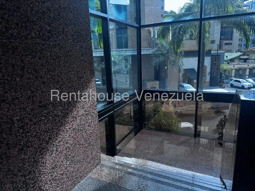 Local Comercial en Alquiler en El Rosal, Distrito Metropolitano - 28