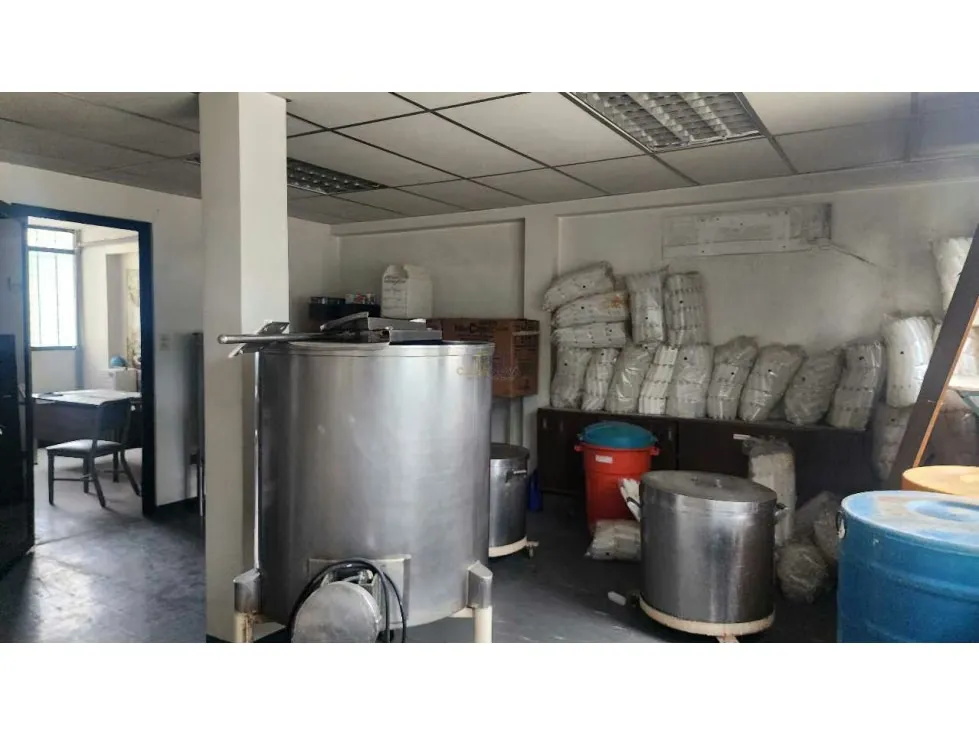Se vende Casa 350m2 6B/4E La California Sur - 16