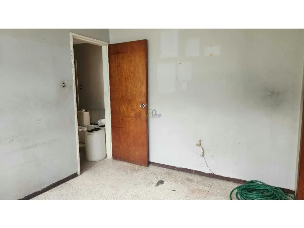 Se vende Casa 350m2 6B/4E La California Sur - 19
