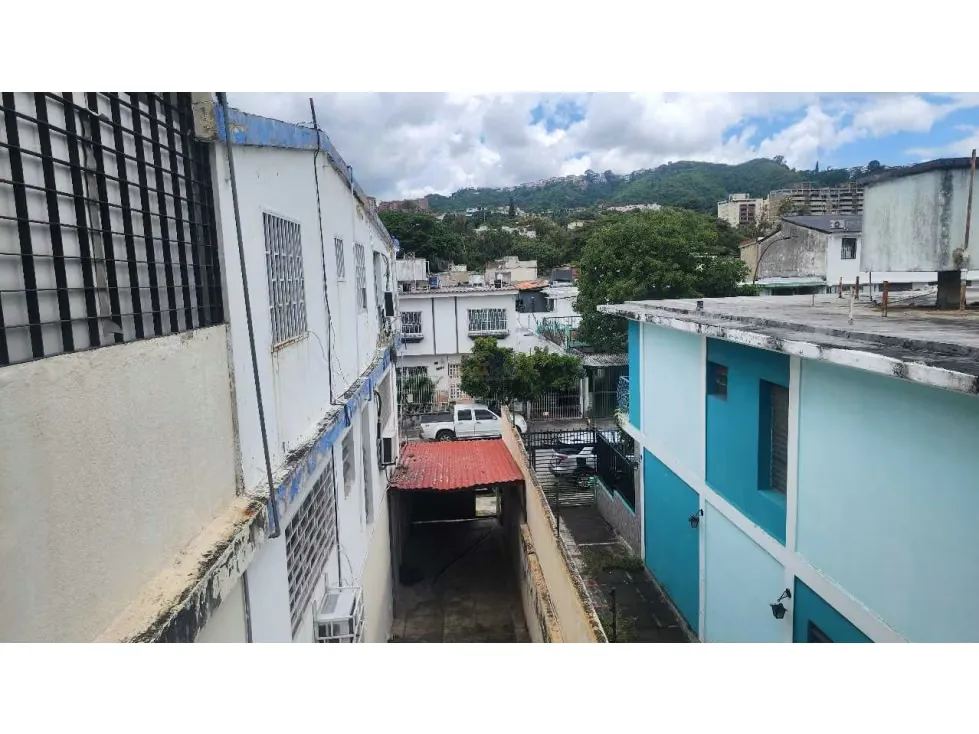 Se vende Casa 350m2 6B/4E La California Sur - 6