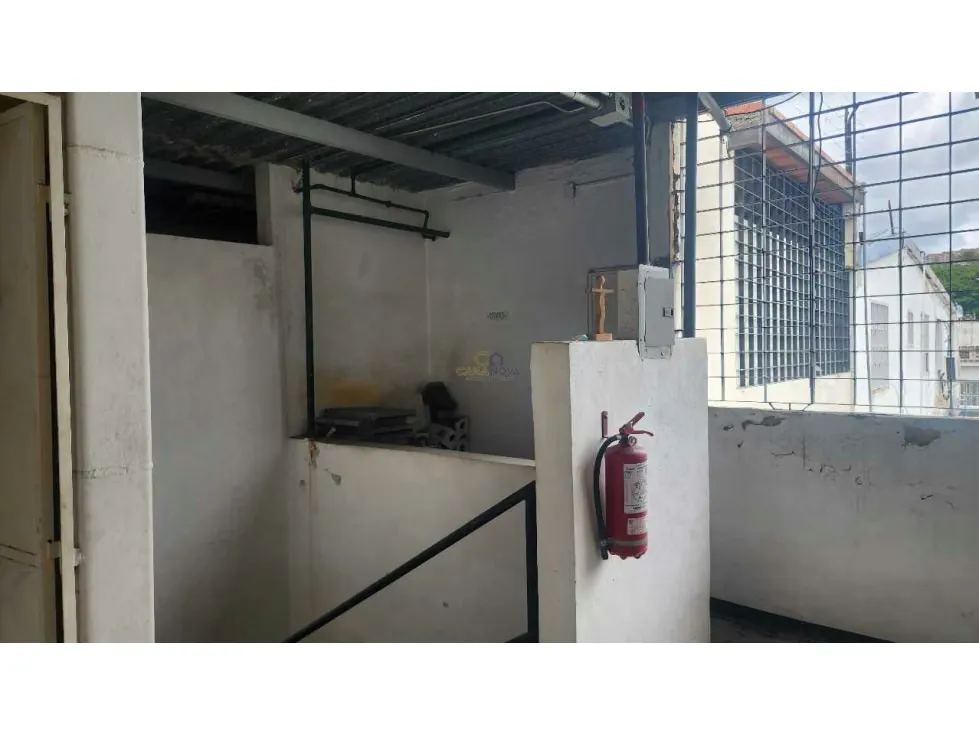 Se vende Casa 350m2 6B/4E La California Sur - 7