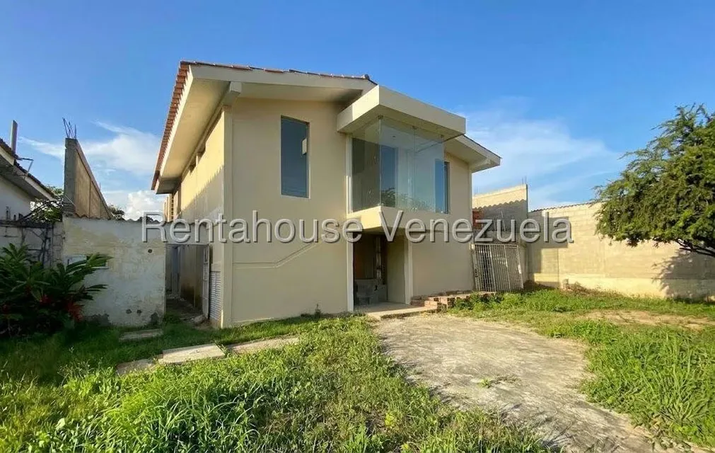 Casa (Duplex) en Venta en Los Libertadores, Lara