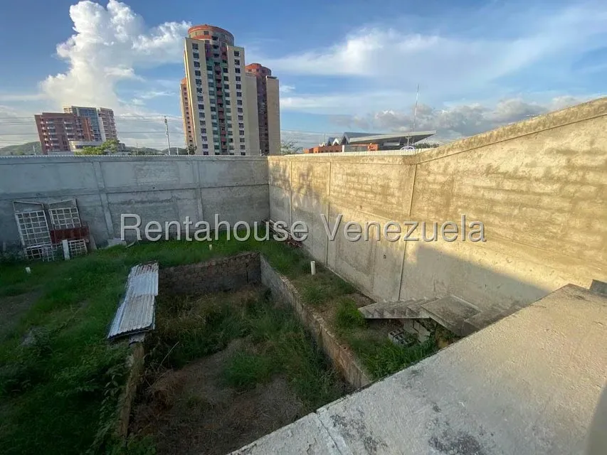 Casa (Duplex) en Venta en Los Libertadores, Lara - 24