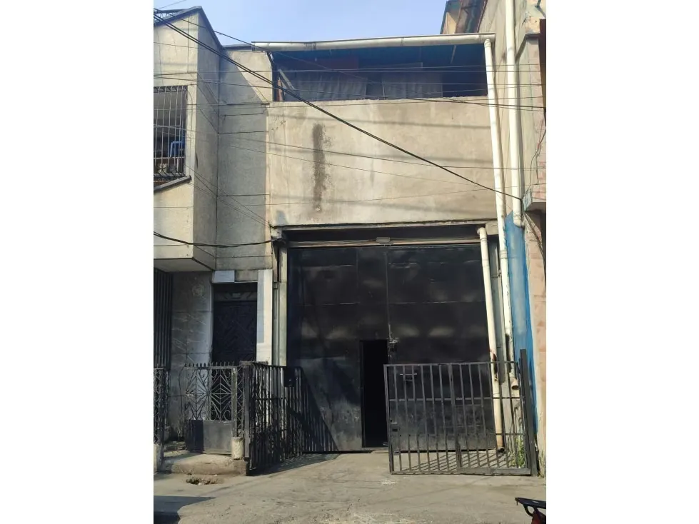 Venta de Estacionamiento y Local Comerial Magallanes de Catia300m2 - 8