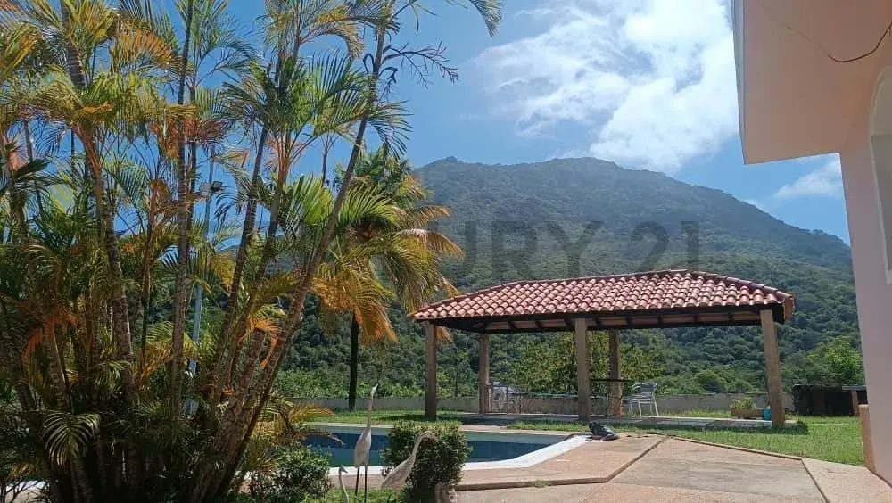 En venta imponente casa en la montaña - 12