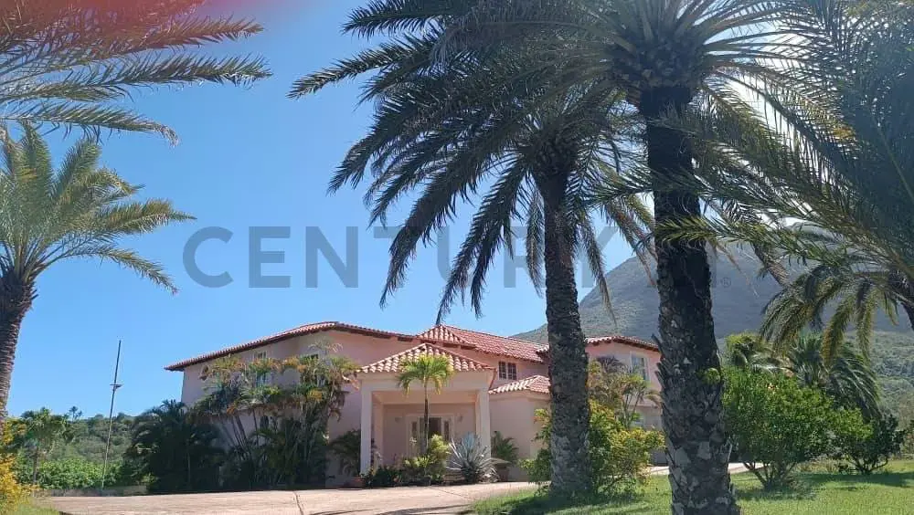 En venta imponente casa en la montaña - 3