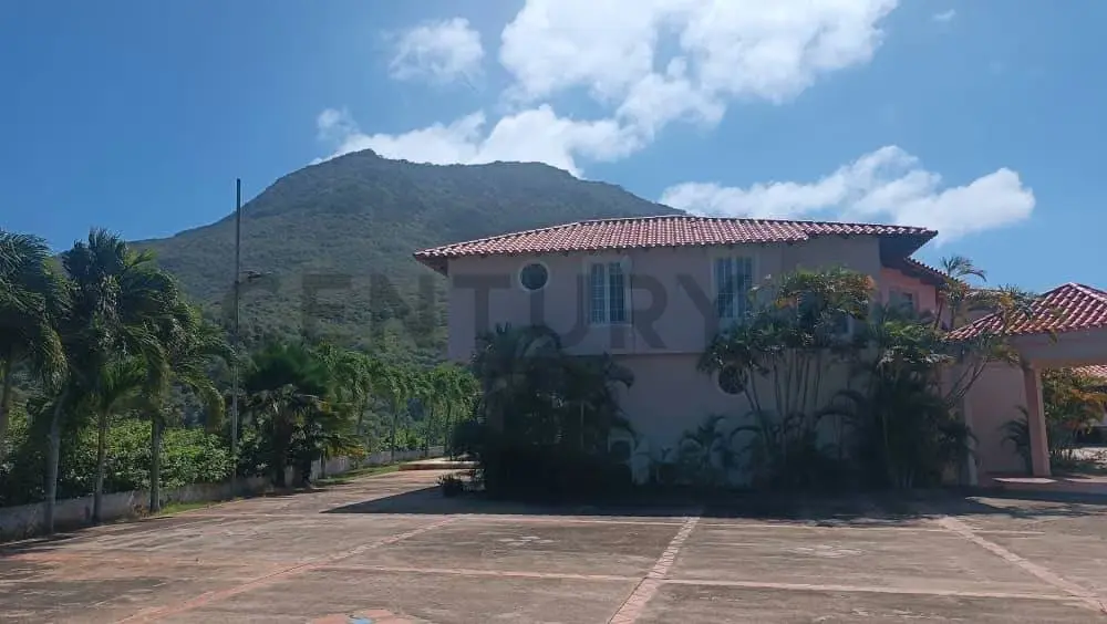 En venta imponente casa en la montaña - 4