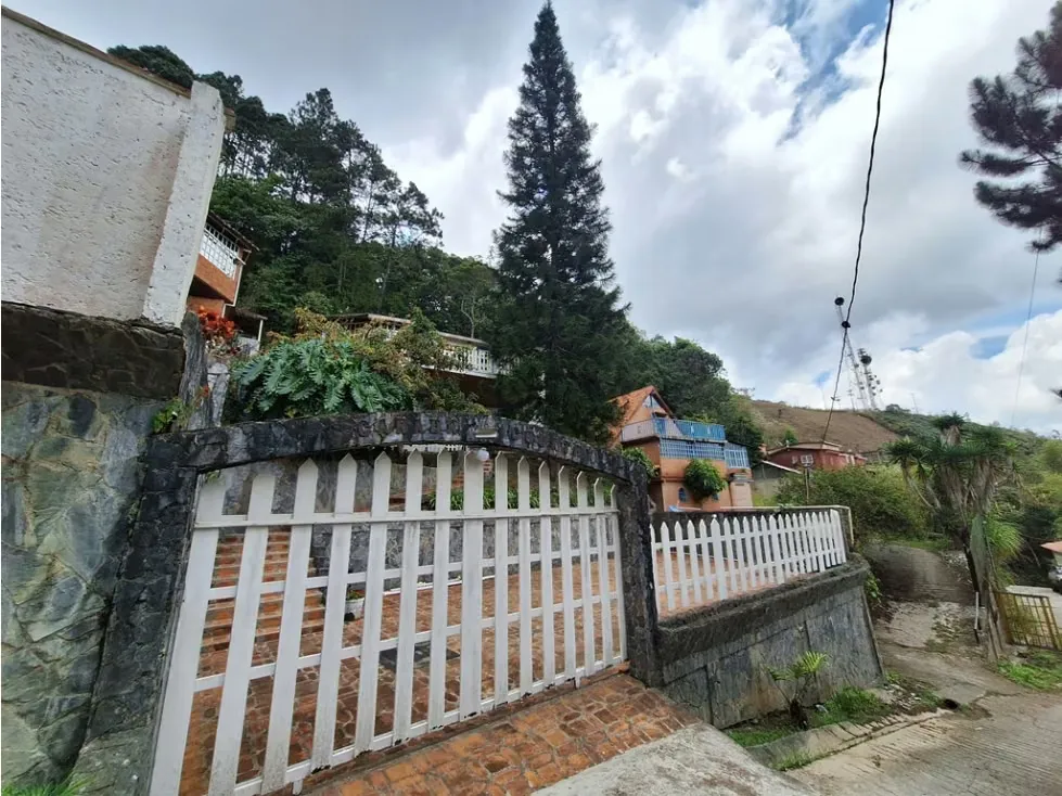VENTA DE CASA EN LOMAS DEL LUREL - HOYO DE LA PUERTA
