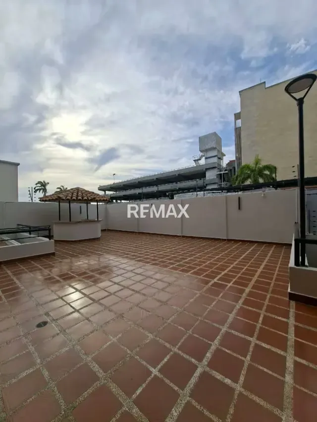 En venta. Hermoso town house en Residencias María Paula. Av. Principal de Lechería - 4