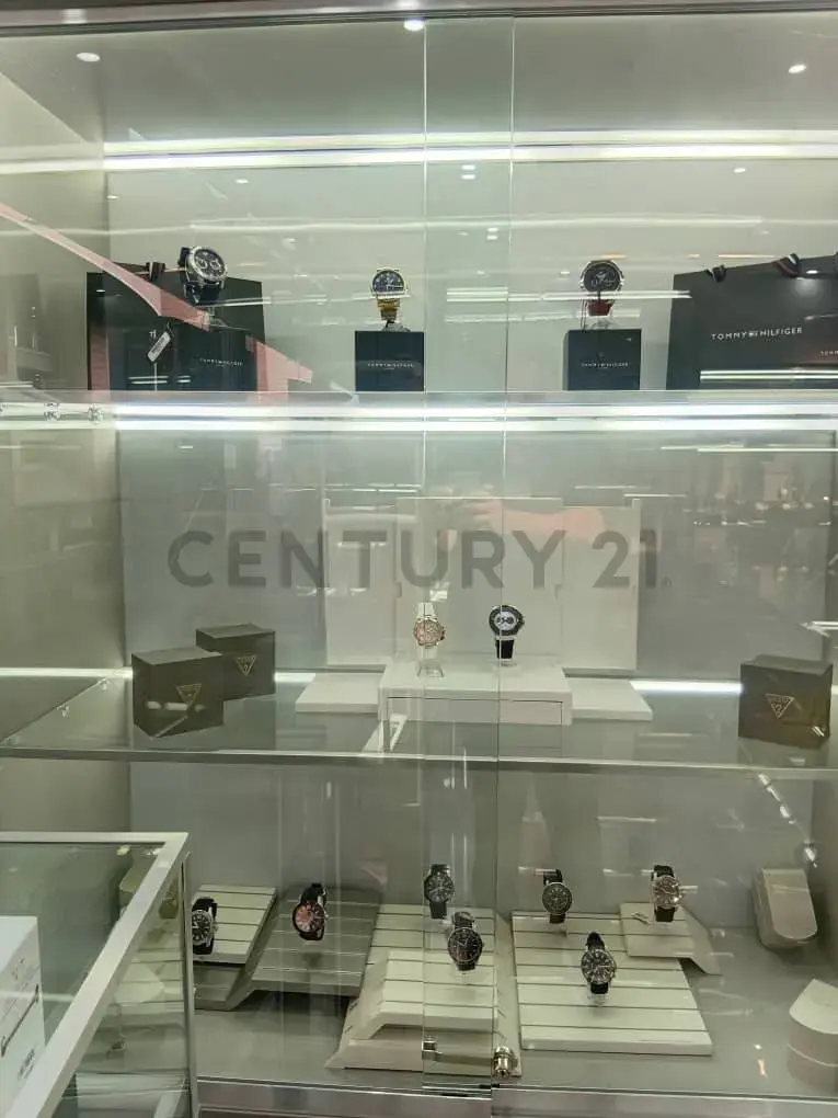 LOCAL EN VENTA INLCUYE EL FONDO DE COMERCIO E INVENTARIO DE MERCANCIA - 7