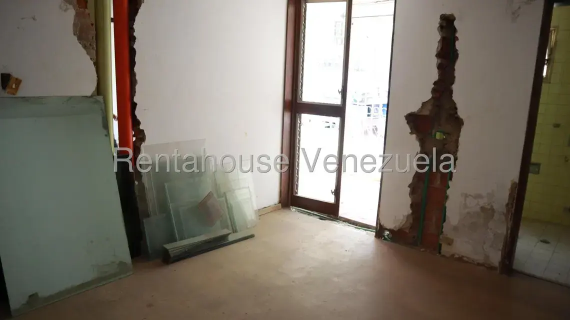 Casa (Multipes Niveles) en Venta en Prados del Este, Distrito Metropolitano - 11