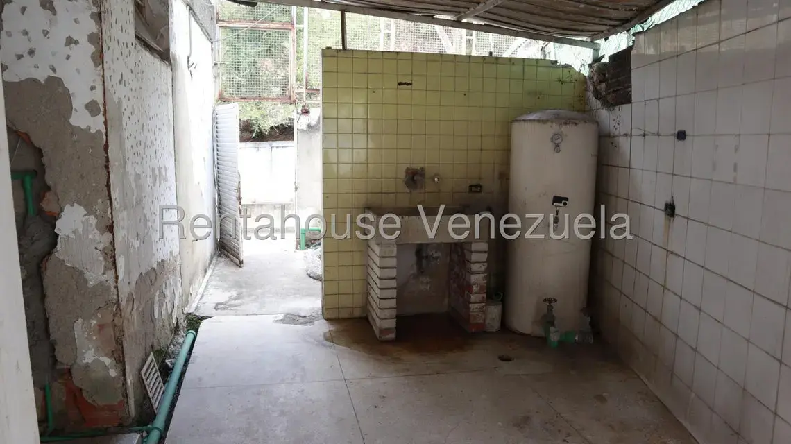 Casa (Multipes Niveles) en Venta en Prados del Este, Distrito Metropolitano - 15
