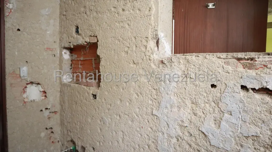 Casa (Multipes Niveles) en Venta en Prados del Este, Distrito Metropolitano - 2