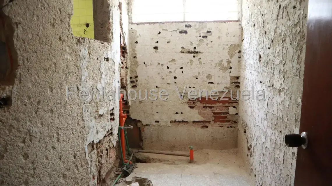 Casa (Multipes Niveles) en Venta en Prados del Este, Distrito Metropolitano - 3