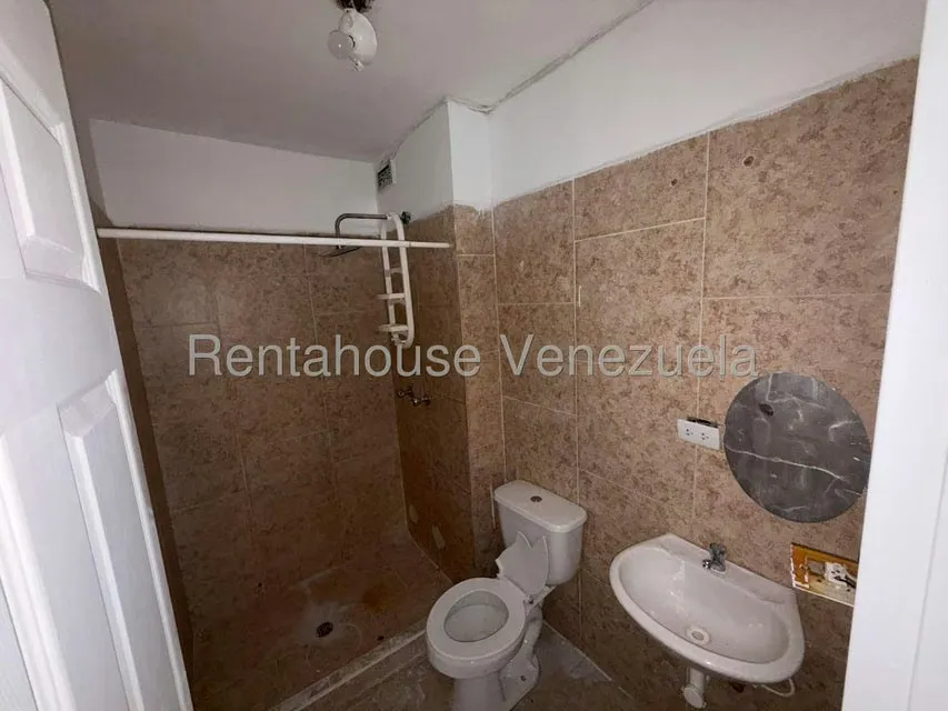 Apartamento (1 Nivel) en Venta en Canaima Tres, Miranda - 14