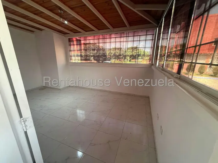 Apartamento (1 Nivel) en Venta en Canaima Tres, Miranda - 9