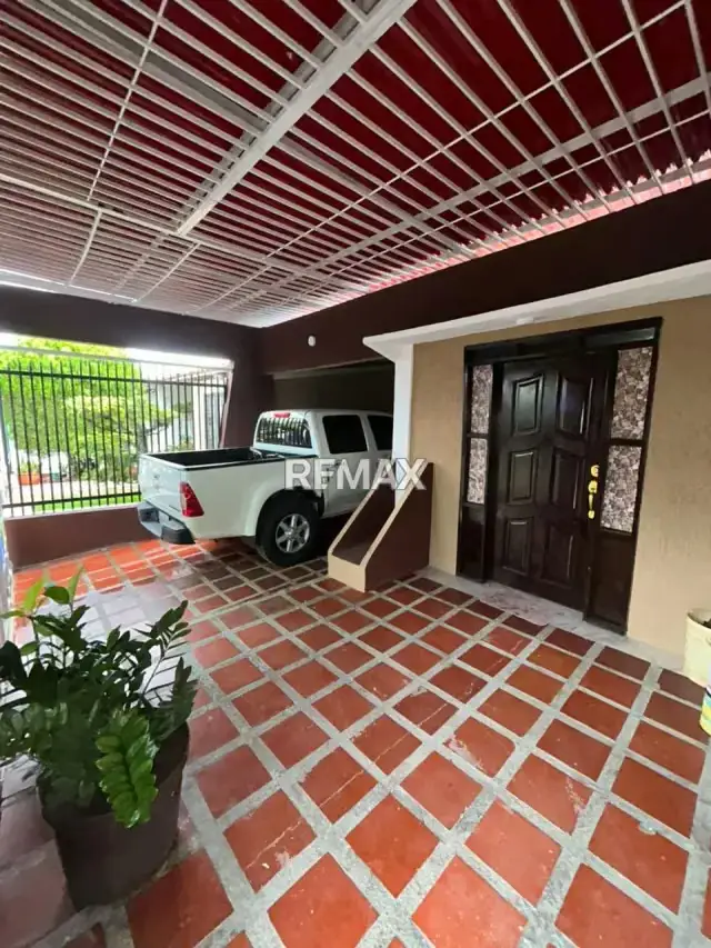 EN VENTA CASA UBICADA EN LA URB. VALLE HONDO, CABUDARE.