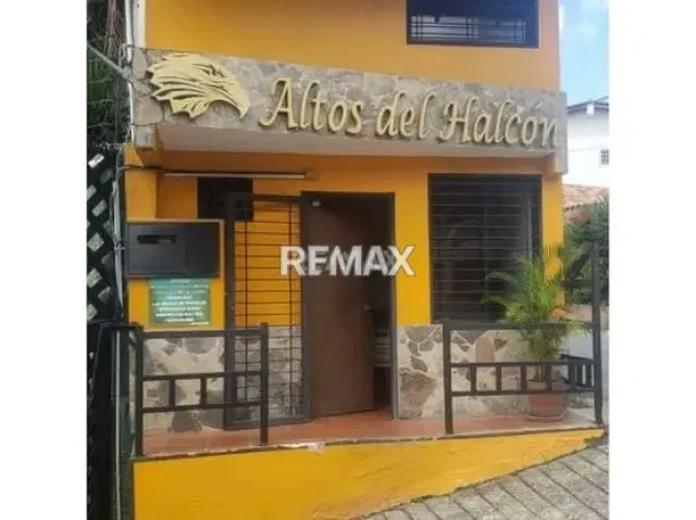 En venta casa en obra gris, El Hatillo, Urb. Altos del Halcón
