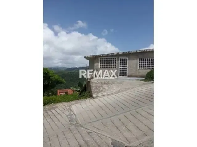 En venta casa en obra gris, El Hatillo, Urb. Altos del Halcón - 3