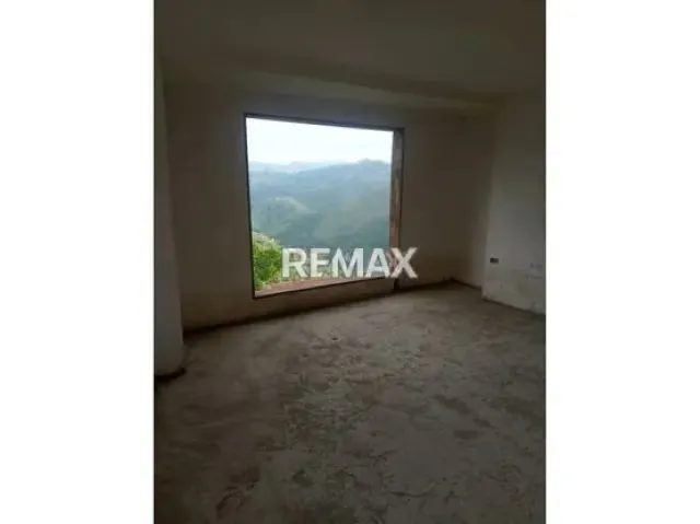 En venta casa en obra gris, El Hatillo, Urb. Altos del Halcón - 5