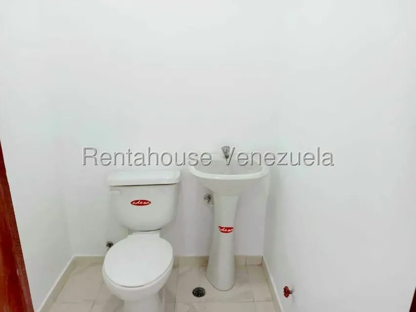 Local Comercial en Alquiler en La Curva de Molina, Zulia - 12