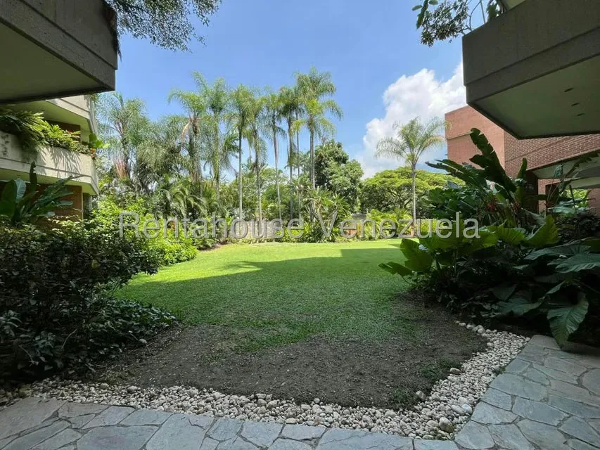 Apartamento (1 Nivel) en Venta en Campo Alegre, Distrito Metropolitano - 2