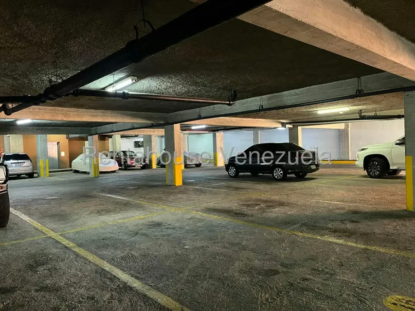 Apartamento (1 Nivel) en Venta en Campo Alegre, Distrito Metropolitano - 25