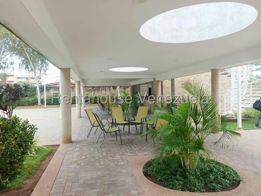 Apartamento (1 Nivel) en Venta en Avenida El Milagro, Zulia - 24