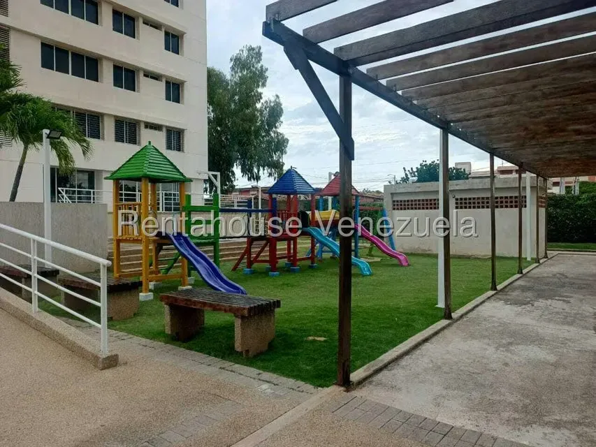 Apartamento (1 Nivel) en Venta en Avenida El Milagro, Zulia - 25