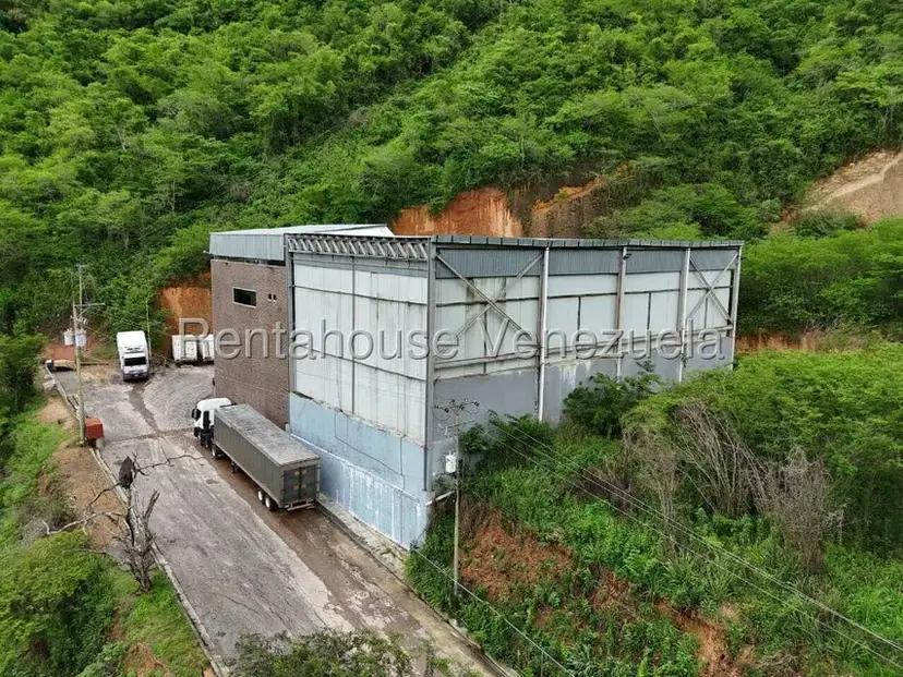 Comercial (Edificio) en Venta en Mampote, Miranda