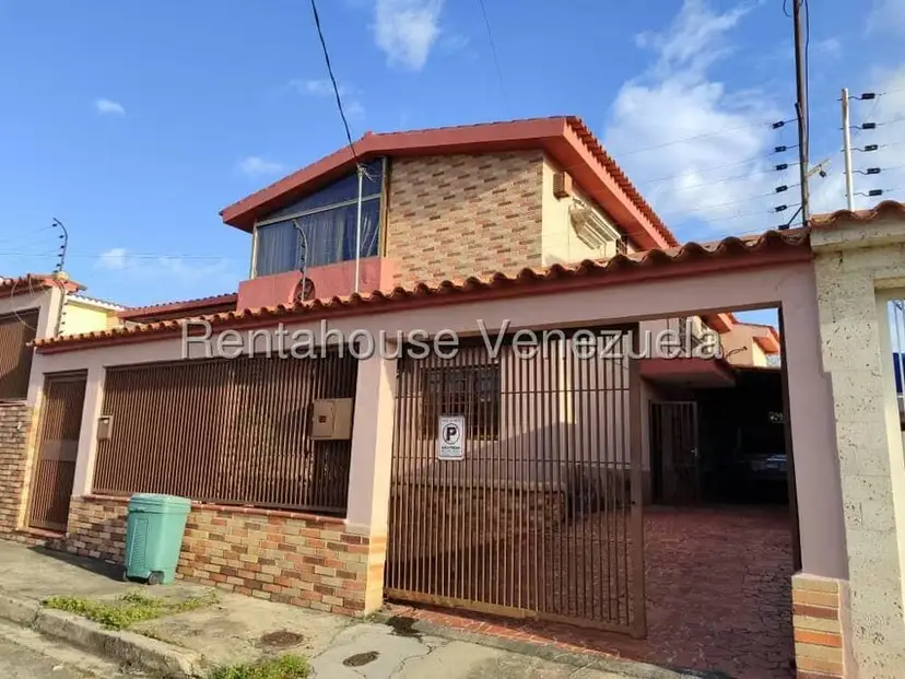 Casa (Multipes Niveles) en Venta en Colinas De Santa Rosa, Lara