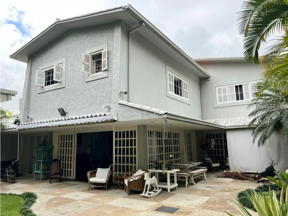 Se vende casa Altamira 700 m² 5H+2S/4B+S+CH/5PE