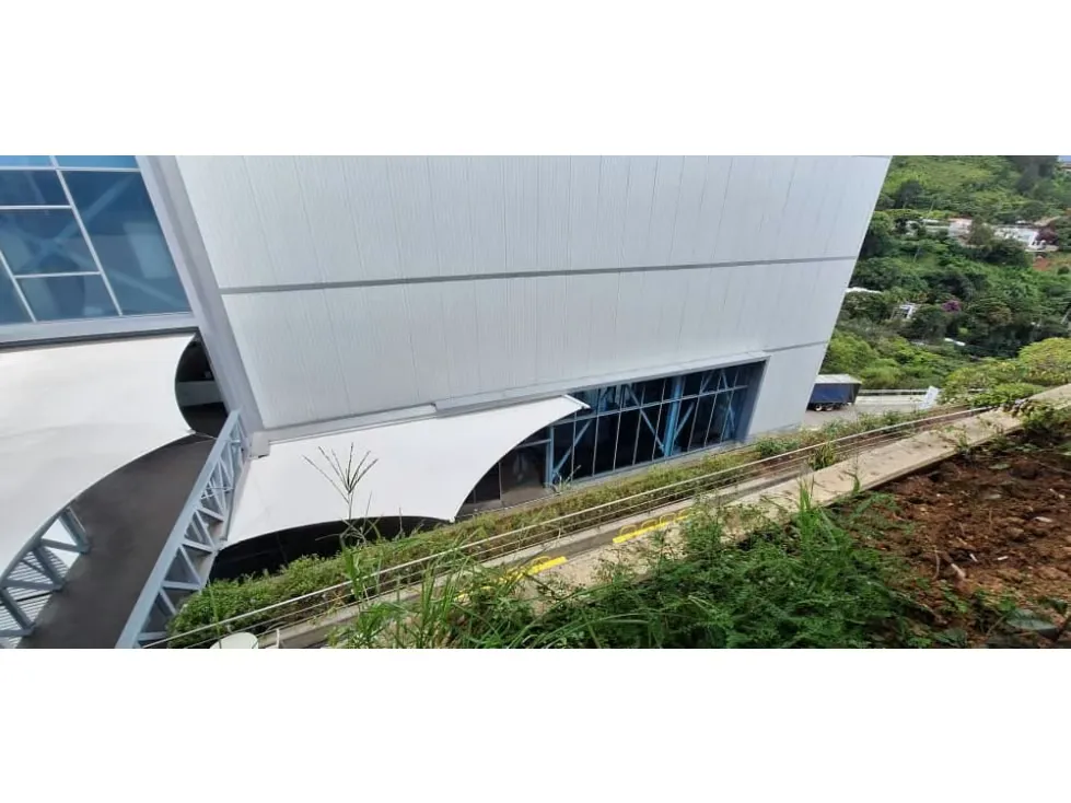 Se ALQUILA Local 64m²-Nivel Feria-C.Comercial Parque Cerro Verde - 6