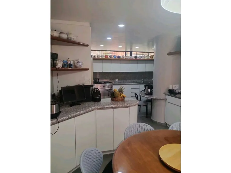 Se vende apartamento 526m2 Santa Eduvigis 1880 - 12