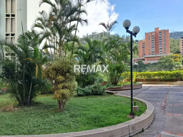 Alquilo bello y cómodo apartamento en las Esmeraldas de La Tahona. - 17