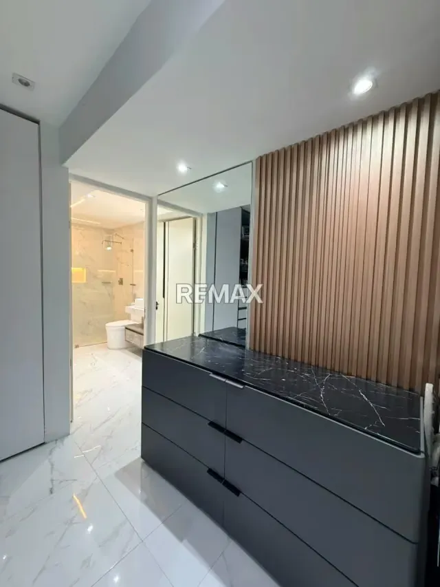 EN VENTA APARTAMENTO DE LUJO RES. CONTINENTAL GARDEN URB. LA TRIGALEÑA - 17