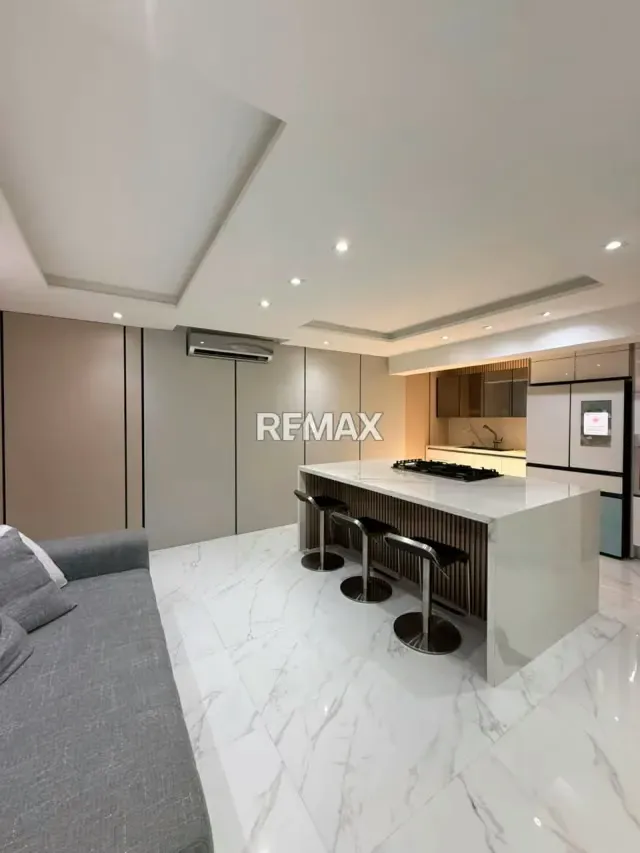 EN VENTA APARTAMENTO DE LUJO RES. CONTINENTAL GARDEN URB. LA TRIGALEÑA - 4