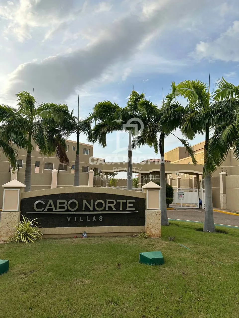 Townhouse en Villa Cabo norte