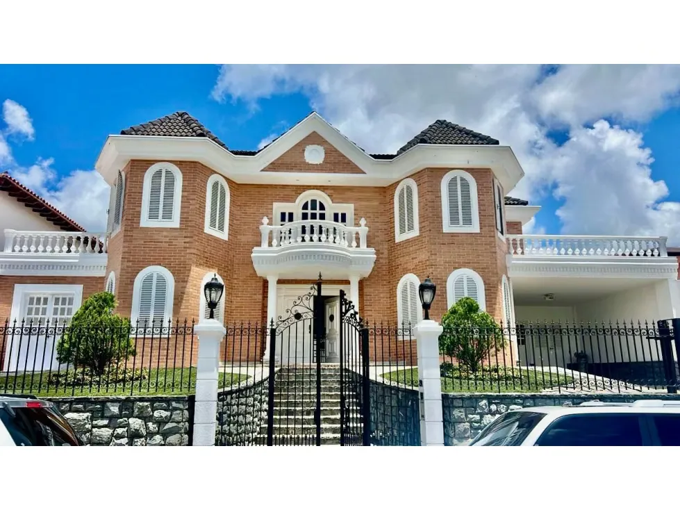 Se vende y/o alquila casa 650m2 4h+2s/6b/4p Los Naranjos del Cafetal