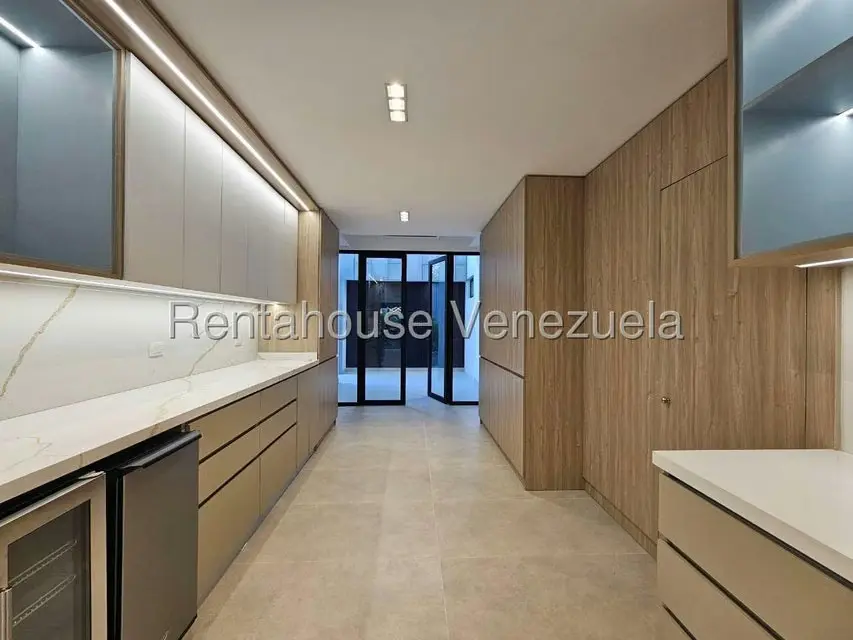 Casa (Multipes Niveles) en Venta en Altamira, Distrito Metropolitano - 12