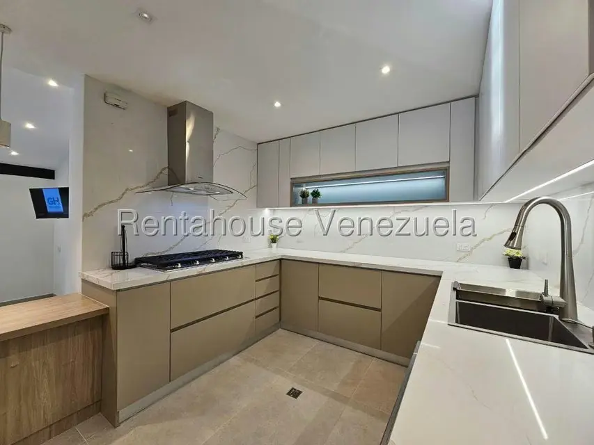 Casa (Multipes Niveles) en Venta en Altamira, Distrito Metropolitano - 15