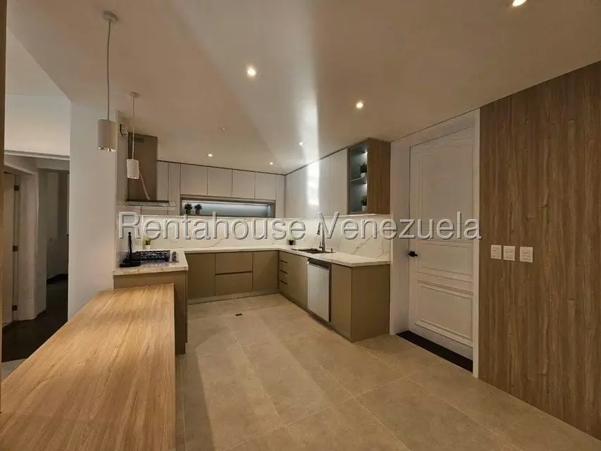 Casa (Multipes Niveles) en Venta en Altamira, Distrito Metropolitano - 16