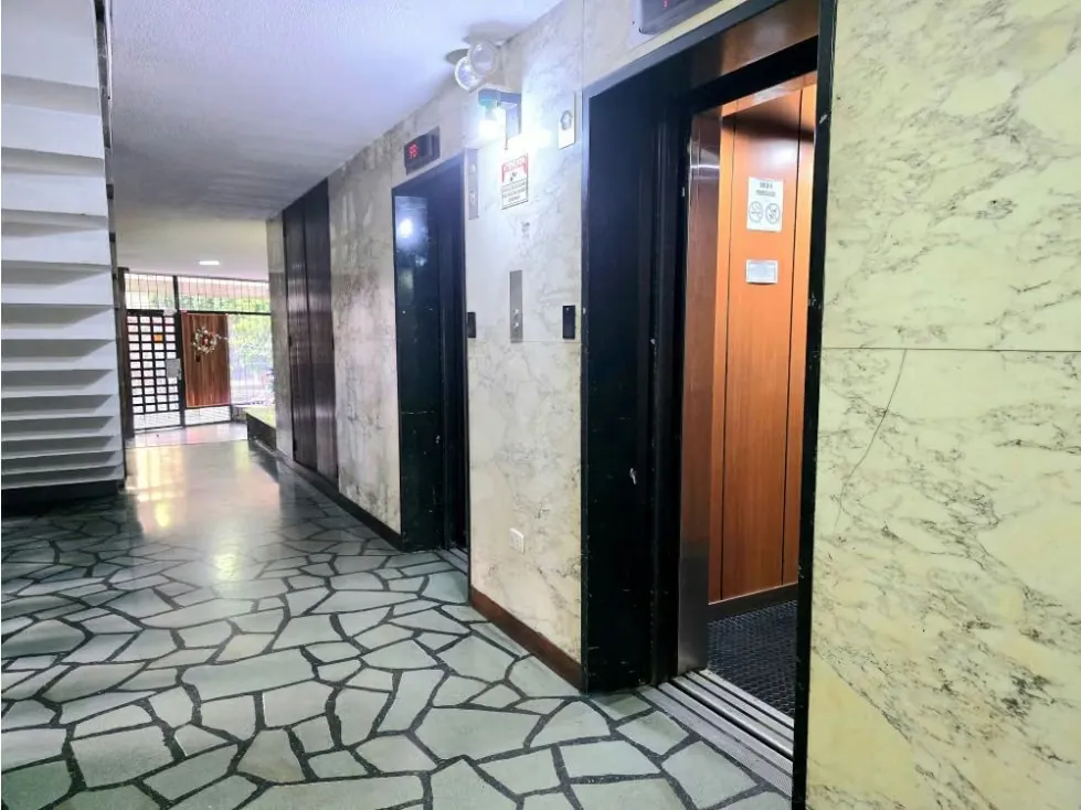 Vendo Apartamento en La Avenida Solano Remodelado - 3