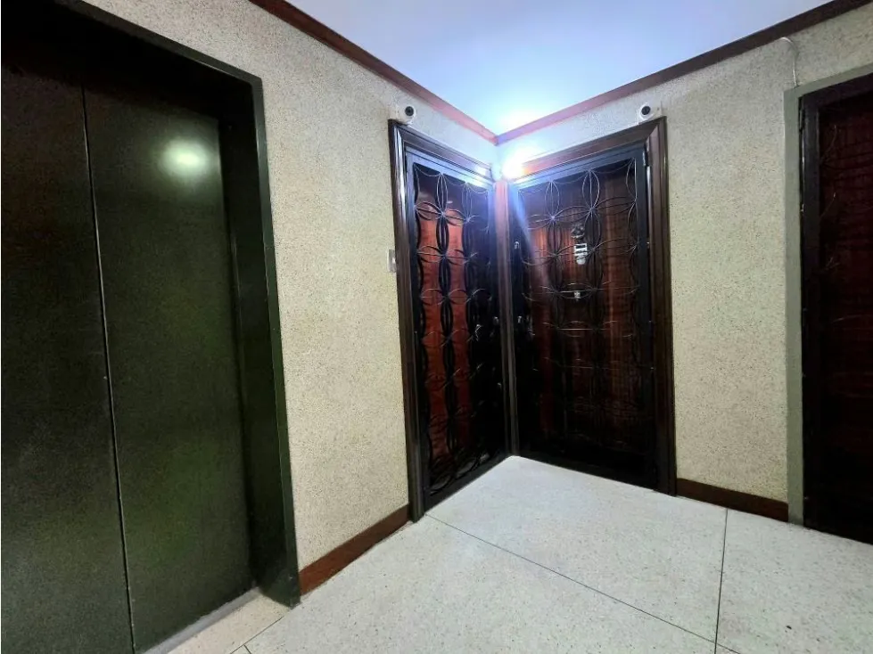 Vendo Apartamento en La Avenida Solano Remodelado - 4